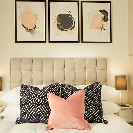 Sea View Serenity Breath Taking Sea View Sleeps 4 สการ์โบโรห์ ภายนอก รูปภาพ