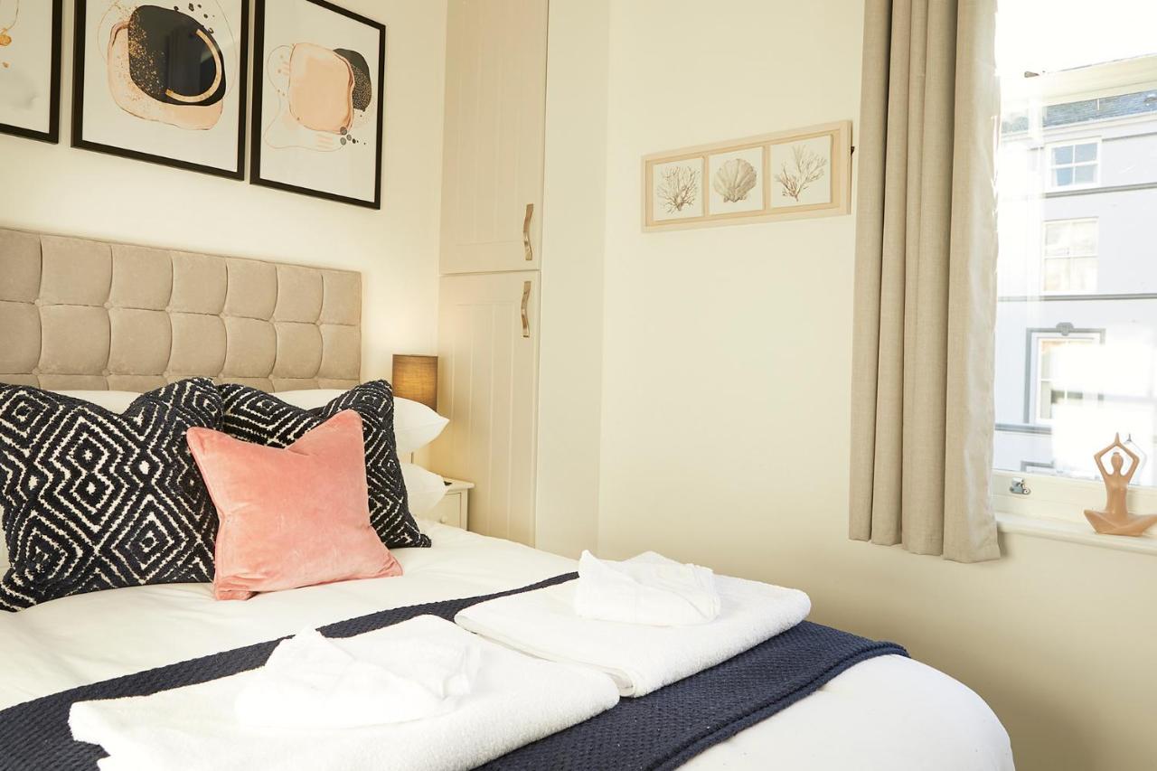 Sea View Serenity Breath Taking Sea View Sleeps 4 สการ์โบโรห์ ภายนอก รูปภาพ