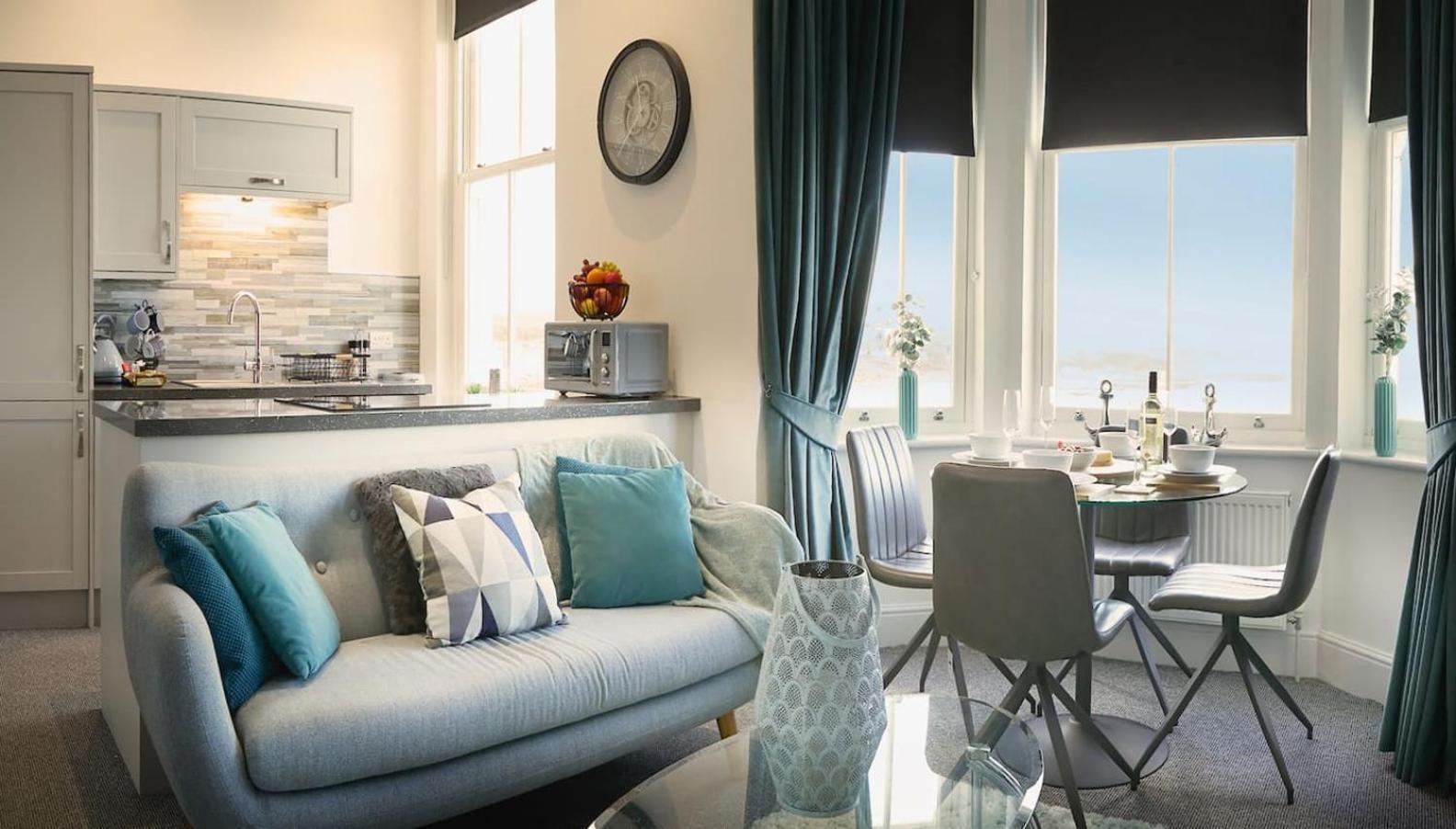 Sea View Serenity Breath Taking Sea View Sleeps 4 สการ์โบโรห์ ภายนอก รูปภาพ